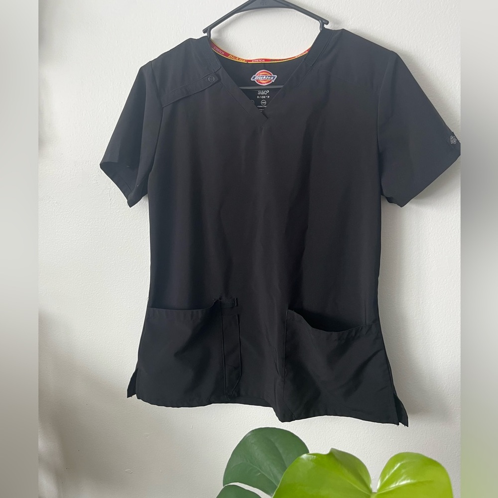 Dickies black top